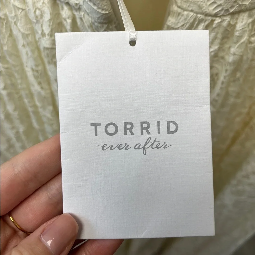 Torrid Ivory Lace & Sequin Wedding Dress - New - Size 18